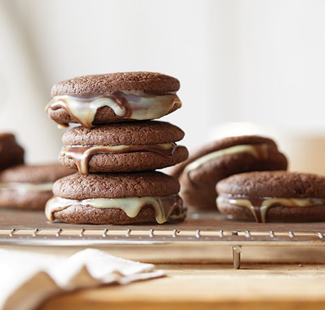 minty-chocolate-sandwich-cookies